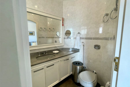 Apartamento à venda com 4 quartos, sendo 3 suítes, em Campo Belo, São Paulo, SP