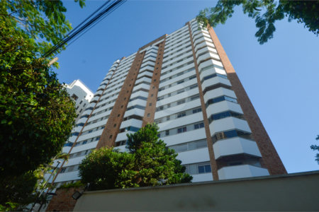 Apartamento à venda com 4 quartos, sendo 1 suíte, em Moema, São Paulo, SP