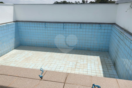 Sobrado à venda com 4 quartos, sendo 1 suíte, em Cidade Jardim Cumbica, Guarulhos, SP