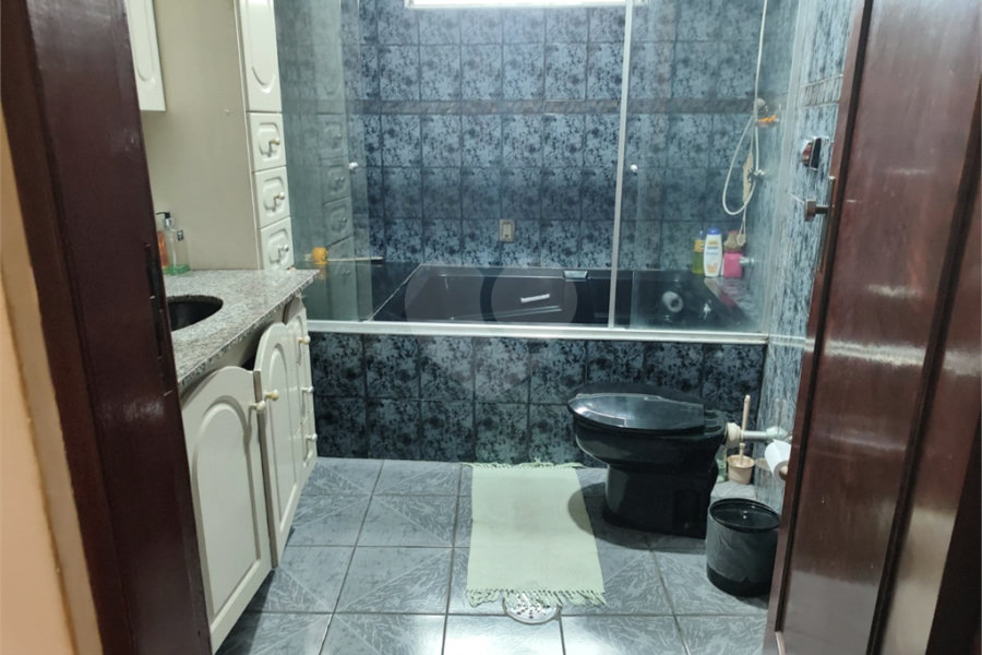 Sobrado à venda com 4 quartos, sendo 1 suíte,  em Saúde, São Paulo, SP