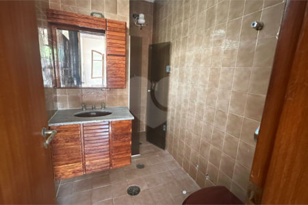 Sobrado à venda com 3 quartos, sendo 1 suíte, em Vila São Francisco, São Paulo, SP