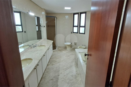 Apartamento para alugar com 4 quartos, sendo 3 suítes, em Santo Amaro, São Paulo, SP