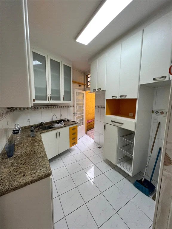 Sobrado à venda com 5 quartos, sendo 2 suítes, em Vila Universitária, São Paulo, SP