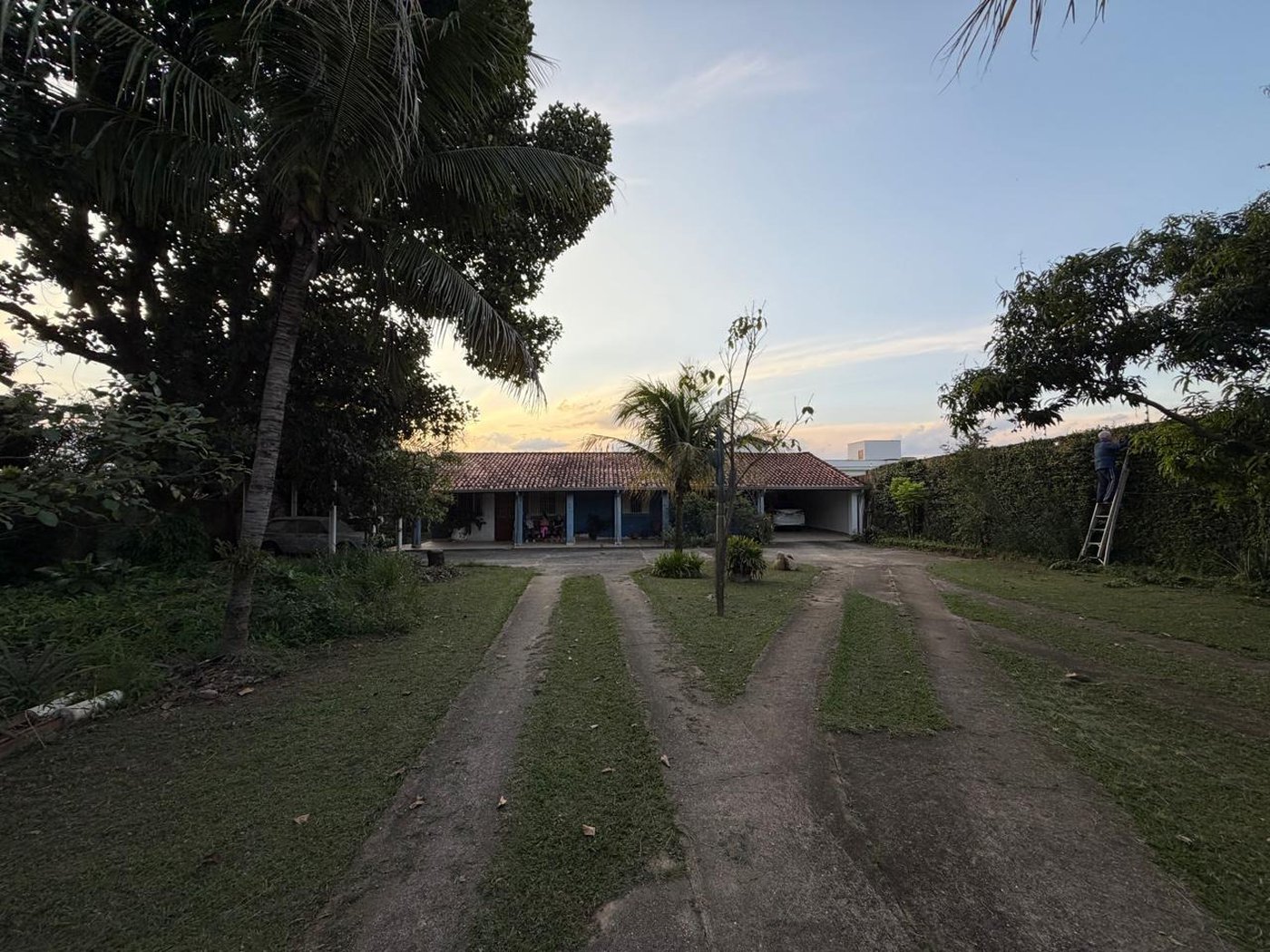 Casa Térrea à venda com 9 quartos, sendo 2 suítes, no condomínio Seranila, Monte Mor - SP