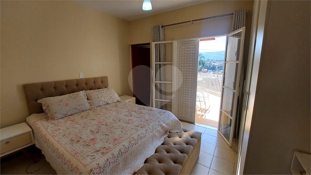 Sobrado à venda com 4 quartos, sendo 2 suítes, em Jardim Paulista, Atibaia, SP