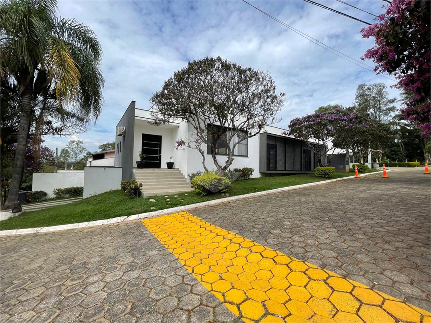 Casa à venda com 4 quartos, sendo 3 suítes, no condomínio Bosque Sâo Francisco, Votorantim - SP