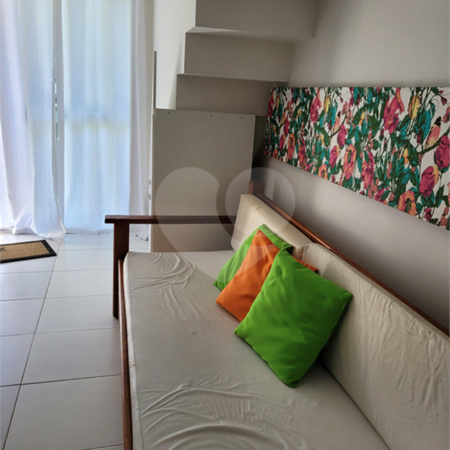 Apartamento à venda com 1 suíte em Taperapuan, Porto Seguro, BA