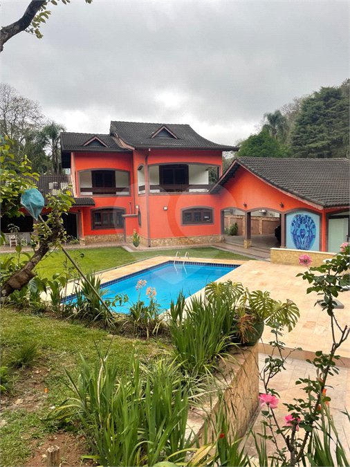 Casa à venda ou para alugar com 4 suítes no condomínio Alpes da Cantareira, Mairiporã - SP