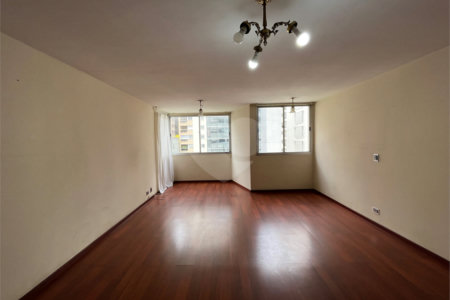 Apartamento à venda com 3 quartos, sendo 1 suíte, em Itaim Bibi, São Paulo, SP
