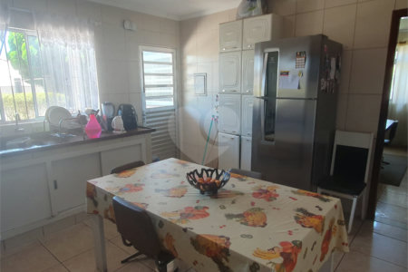 Casa Térrea à venda com 3 quartos, sendo 1 suíte, no Centro, Poá, SP