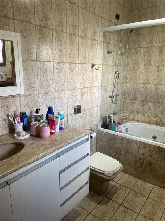 Casa à venda com 7 quartos, sendo 2 suítes, no condomínio São Joaquim, Vinhedo - SP