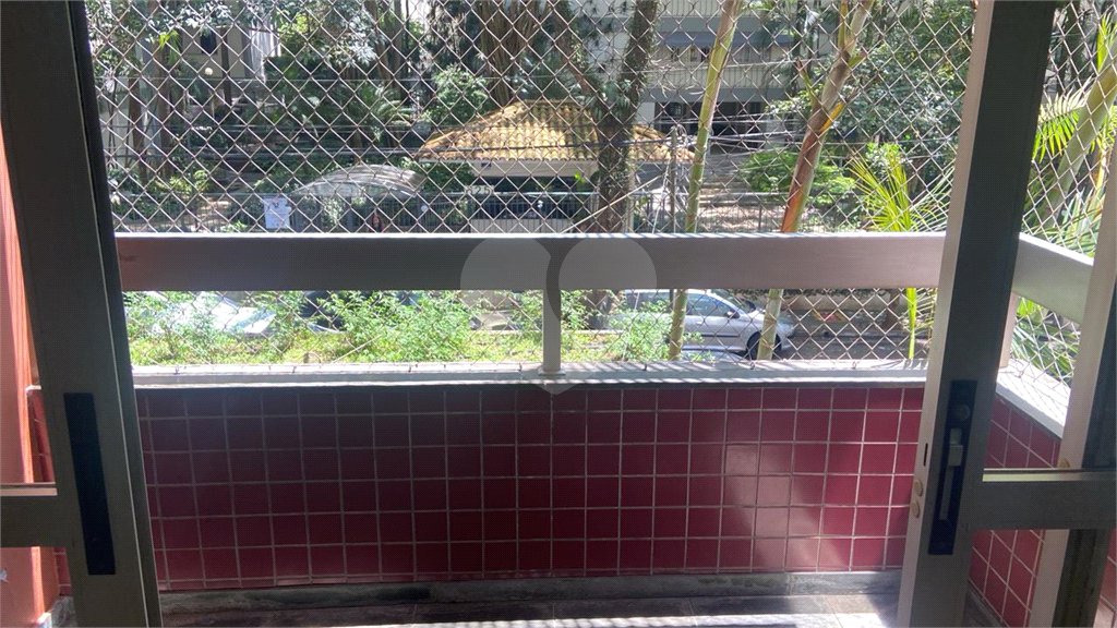 Apartamento à venda com 3 quartos, sendo 1 suíte, em Jardim Marajoara, São Paulo, SP