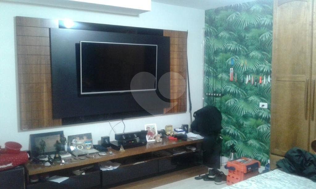 Sobrado à venda com 4 quartos, sendo 3 suítes, em Jardim Virginia Bianca, São Paulo, SP