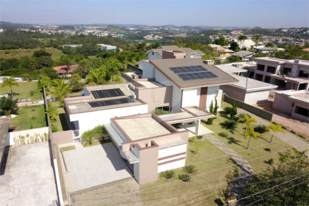 Casa à venda com 4 quartos, sendo 2 suítes, no condomínio Residencial Jardim Primavera, Louveira - SP