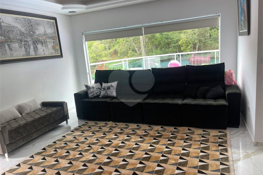 Casa à venda com 3 quartos, sendo 2 suítes, no condomínio : Conjunto Residencial Itaguaçu, São Paulo - SP