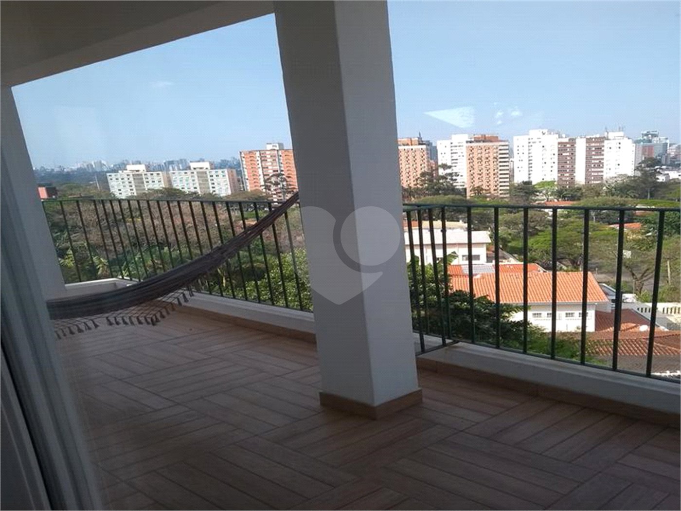 Casa à venda com 5 suítes em Vila Pirajussara, São Paulo, SP