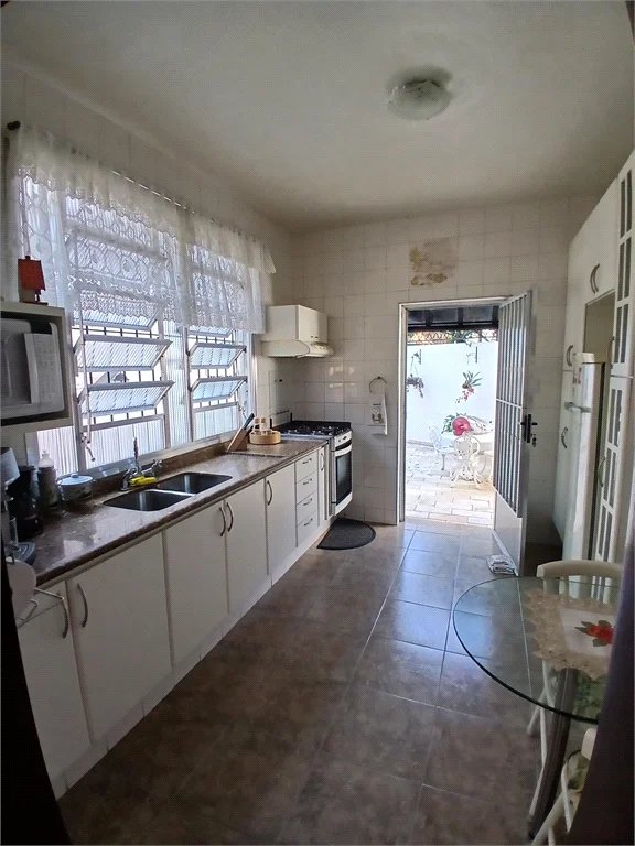 Sobrado à venda com 4 quartos, sendo 2 suítes,  em Jardim Leonor, São Paulo, SP