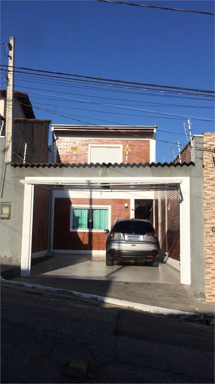 Sobrado à venda com 3 quartos, sendo 1 suíte,  em Alto da Boa Vista, Mogi das Cruzes, SP