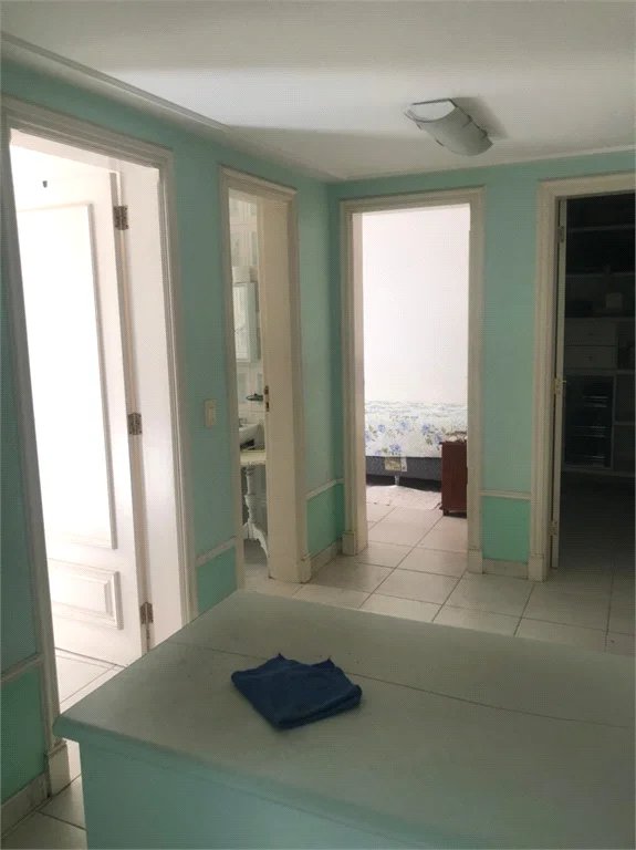 Casa à venda com 4 suítes em Caxingui, São Paulo, SP