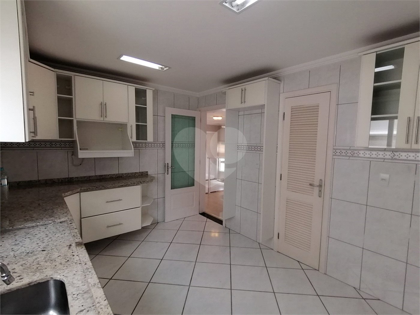 Casa para alugar com 3 quartos, sendo 1 suíte, no condomínio Recanto dos Paturis, Vinhedo - SP