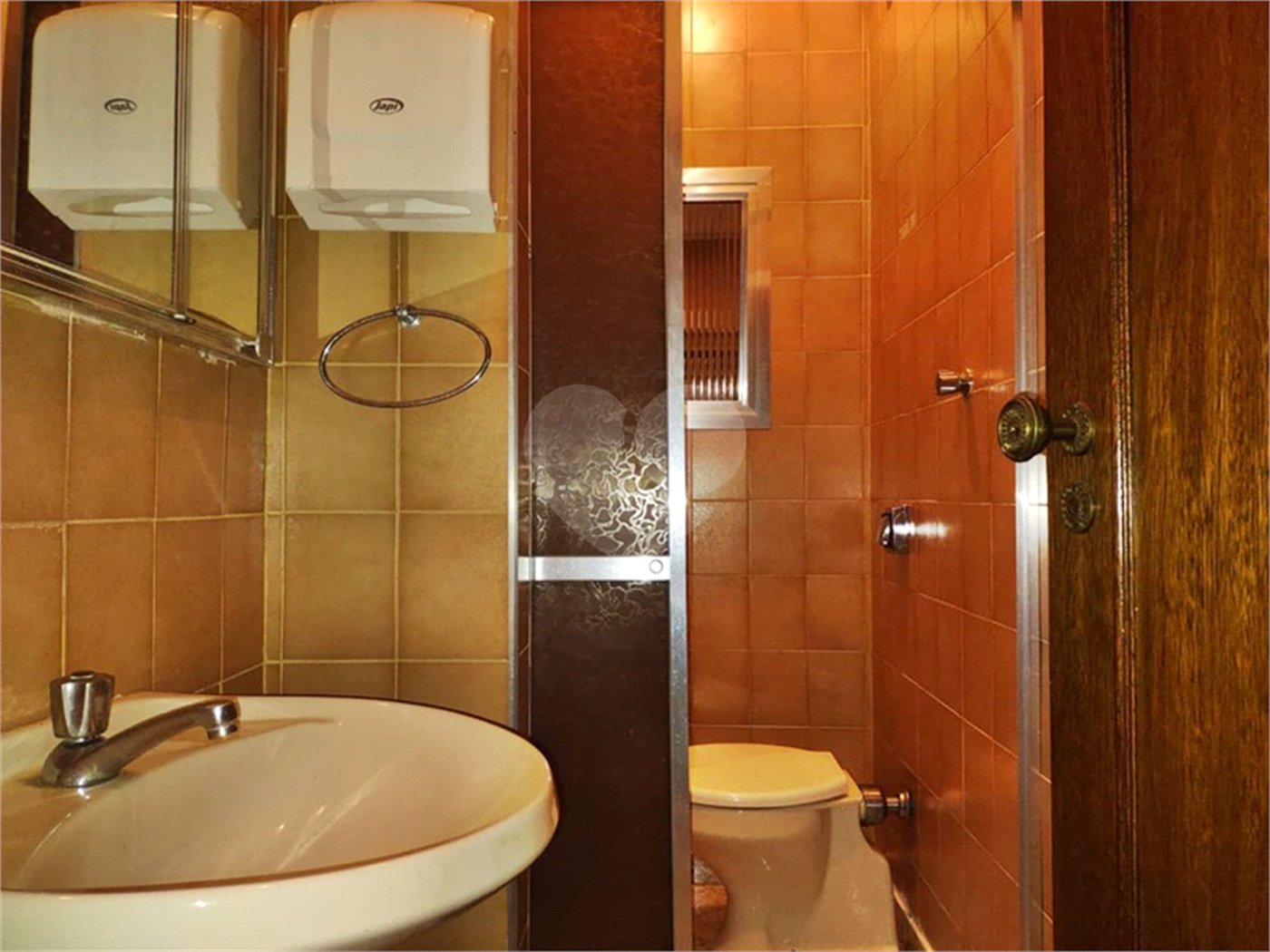 Casa à venda com 3 quartos, sendo 1 suíte, no condomínio Vila Paiva, São Paulo - SP