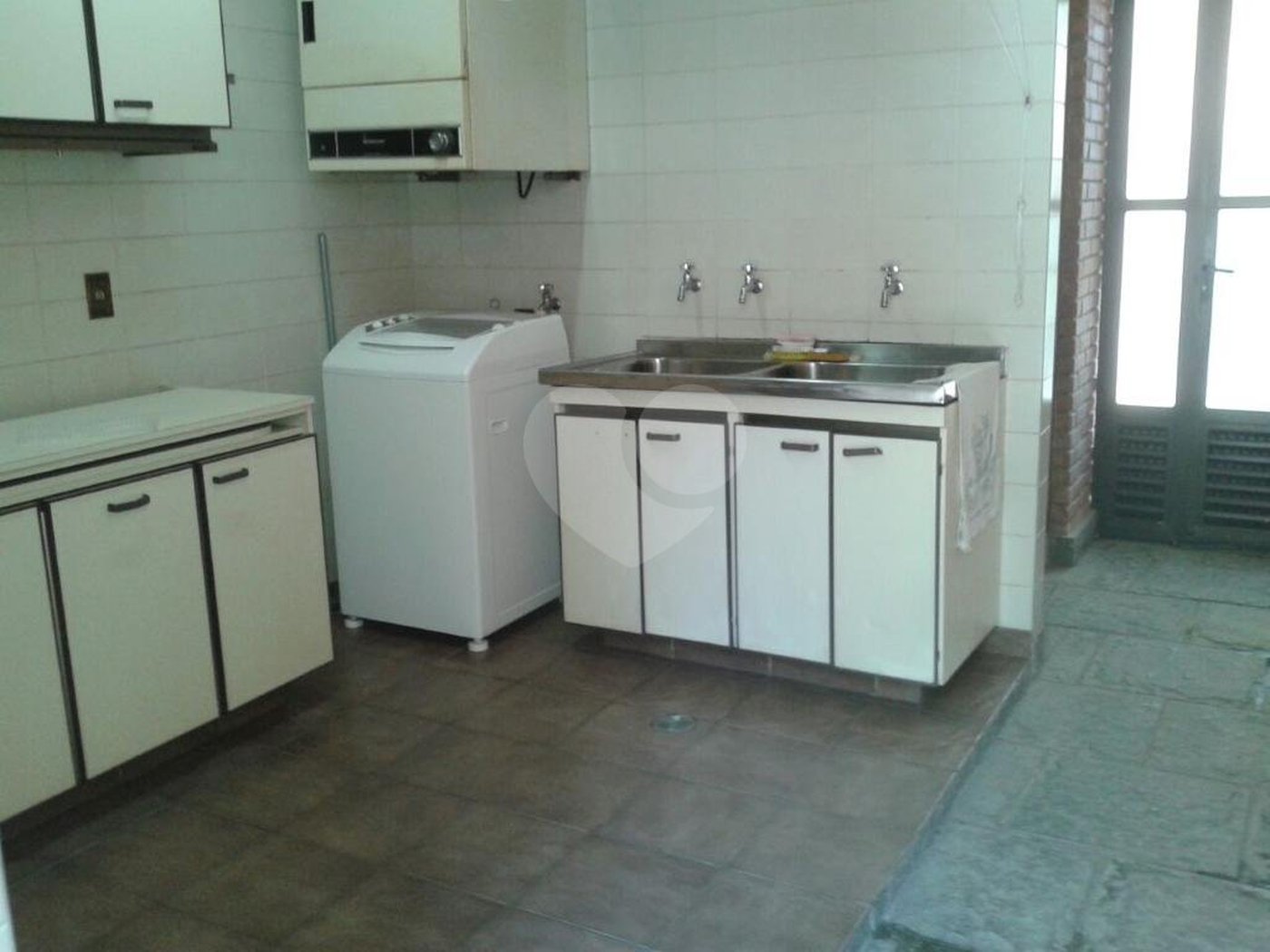 Sobrado à venda com 5 quartos, sendo 1 suíte, em Tremembé, São Paulo, SP
