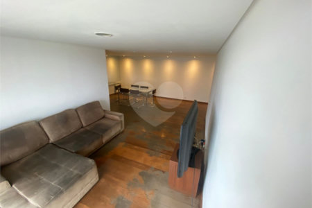 Apartamento à venda com 3 quartos, sendo 1 suíte, em Água Branca, São Paulo, SP