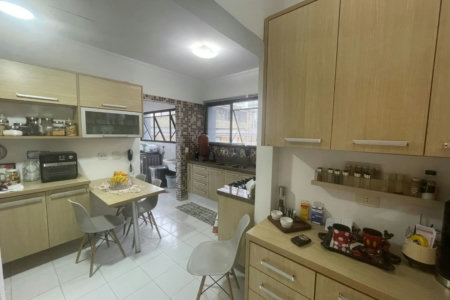 Apartamento 3 dormitórios com 2 suítes, 2 vagas demarcadas, no Embaré, Santos