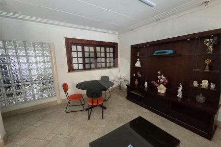 Sobrado à venda ou para alugar com 6 quartos, sendo 2 suítes, em Santana, São Paulo, SP
