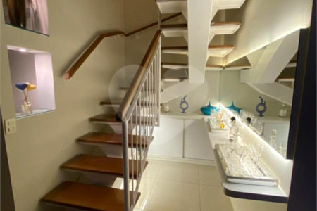 Casa à venda com 4 quartos, sendo 2 suítes, no condomínio Sunríse, São Paulo - SP