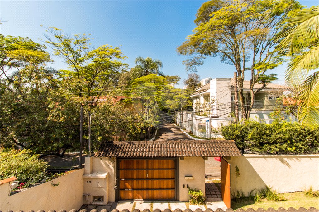 Sobrado à venda com 4 quartos, sendo 1 suíte,  em Jardim Marajoara, São Paulo, SP