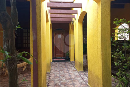 Casa à venda com 4 quartos, sendo 1 suíte,  em Vila Bela Flor, Mogi das Cruzes, SP