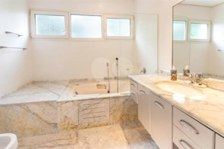 Casa à venda com 6 suítes no condomínio Vitória Régia, São Paulo - SP
