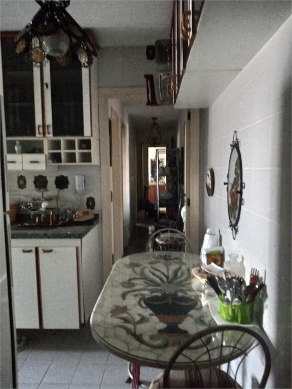 Apartamento à venda com 3 suítes em Vila Suzana, São Paulo, SP