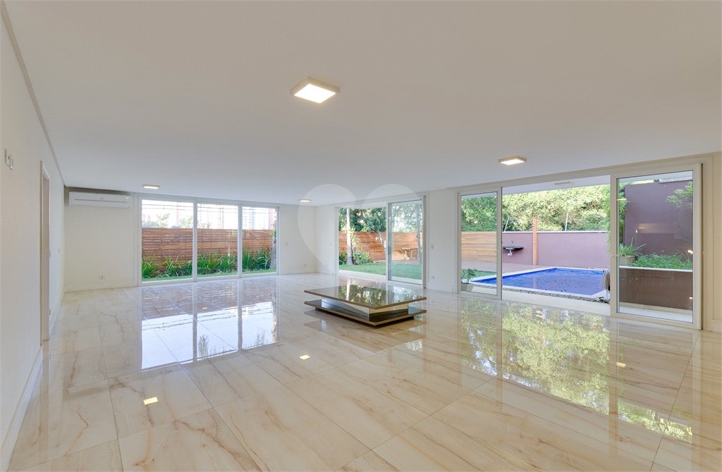 Casa à venda com 4 suítes no condomínio Porto Fino, São Paulo - SP
