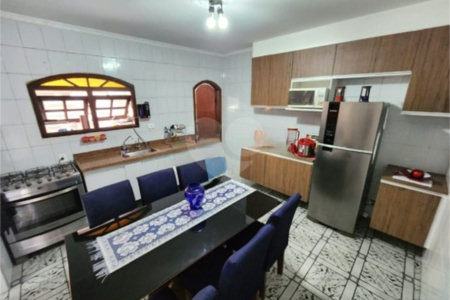 Casa à venda com 3 quartos, sendo 1 suíte, em Jardim Eusonia, Guarulhos, SP