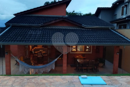 Casa à venda ou para alugar com 3 quartos, sendo 1 suíte, no condomínio Paysage Noble, Vargem Grande Paulista - SP