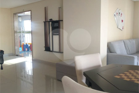 Apartamento à venda com 2 suítes em Guilhermina, Praia Grande, SP