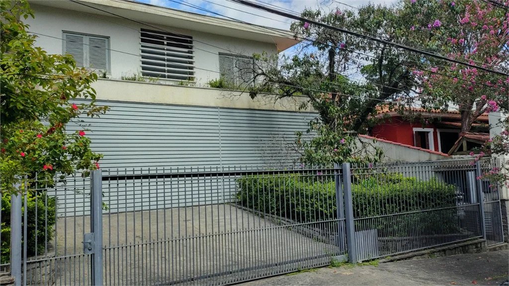 Casa à venda com 4 suítes em Vila Pirajussara, São Paulo, SP