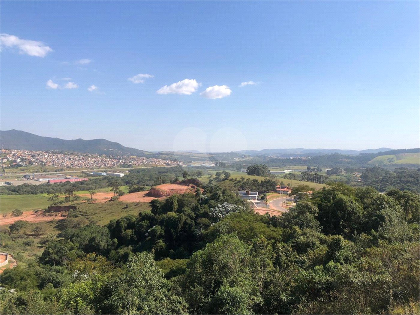 Terreno à venda no condomínio Altos da Floresta, Bom Jesus dos Perdões - SP