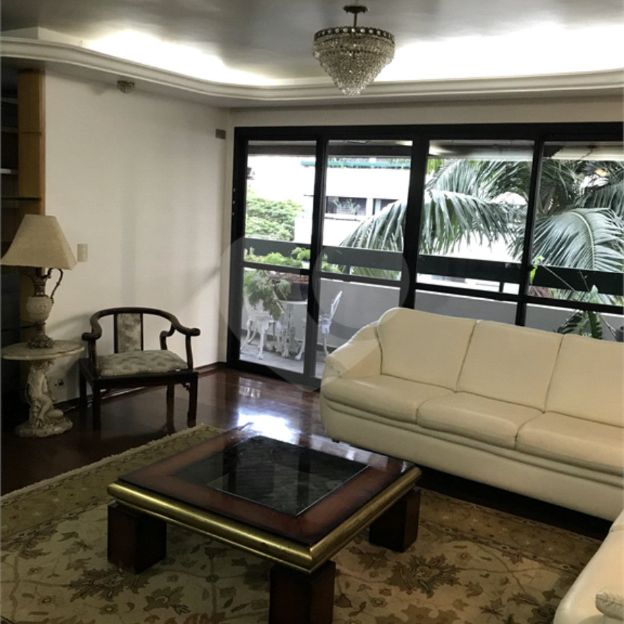 Apartamento à venda com 4 quartos, sendo 1 suíte, em Vila Uberabinha, São Paulo, SP