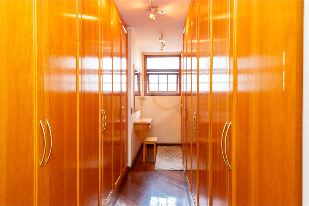 Casa à venda com 5 quartos, sendo 3 suítes,  no condomínio Residencial Morumbi, São Paulo - SP