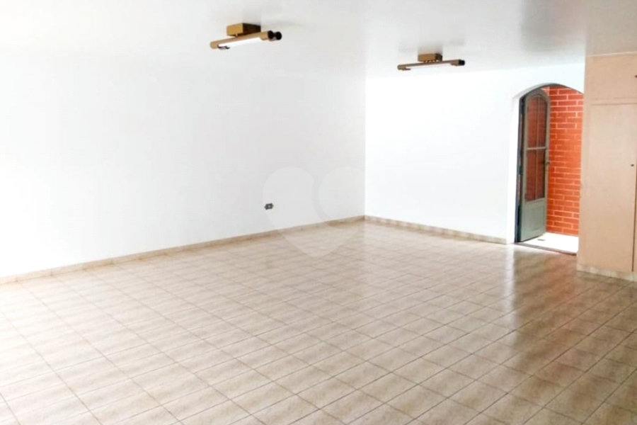Sobrado à venda com 3 quartos, sendo 1 suíte, em Mooca, São Paulo, SP