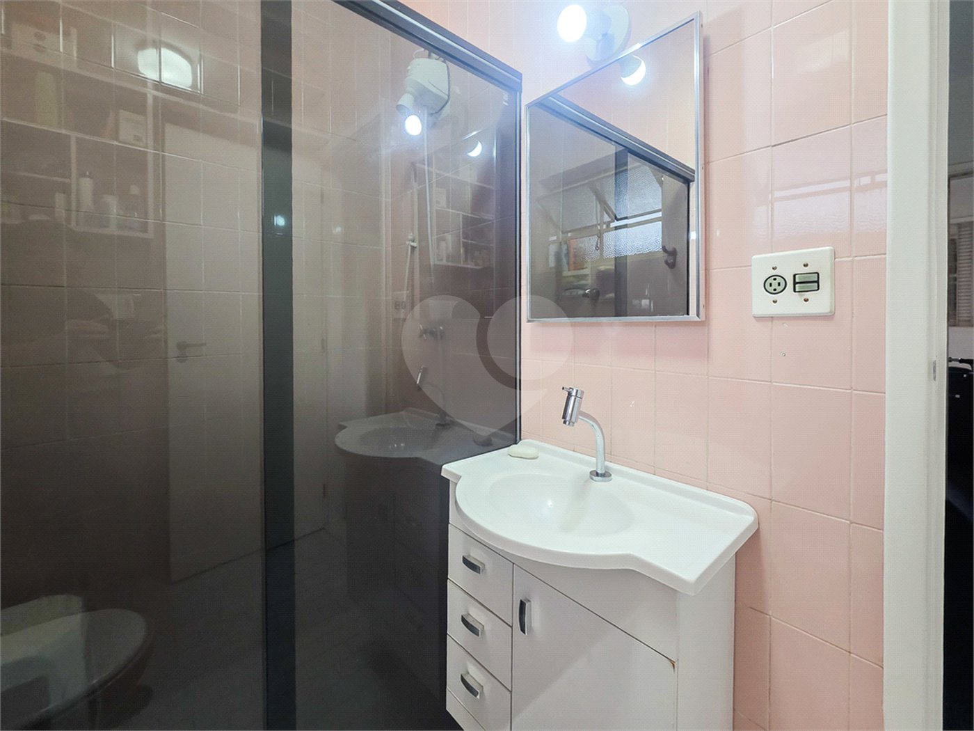 Apartamento - Sumaré - 2 Quartos / Dormitórios - 1 Vaga - Venda / Compra