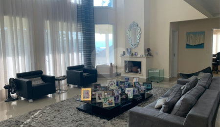 Casa à venda com 5 quartos, sendo 4 suítes, no condomínio Santa Teresa, Itupeva - SP