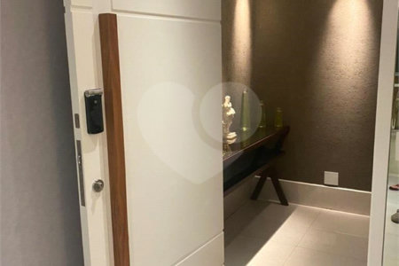 Condomínio clube, Apartamento na Mooca com 204 m² Com 3 suítes e 4 Vagas.