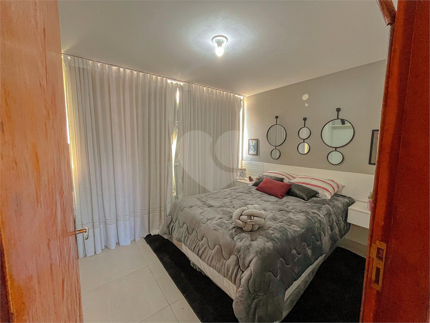 Casa à venda com 4 quartos, sendo 1 suíte, no condomínio Imperial Santa Cruz, Rio de Janeiro - RJ