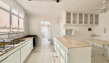 Apartamento à venda com 4 quartos, sendo 1 suíte,  em Chácara Santo Antônio, São Paulo, SP