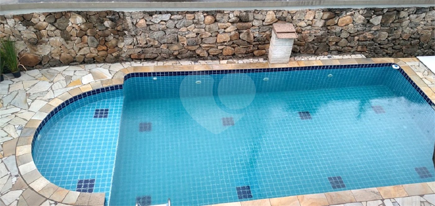 Sobrado à venda com 3 quartos, sendo 1 suíte,  em Retiro das Fontes, Atibaia, SP