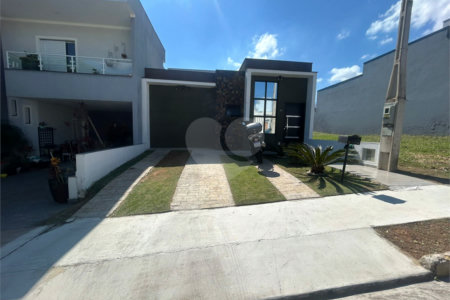 Casa à venda com 3 quartos, sendo 1 suíte, no condomínio Terras de São Francisco, Sorocaba - SP